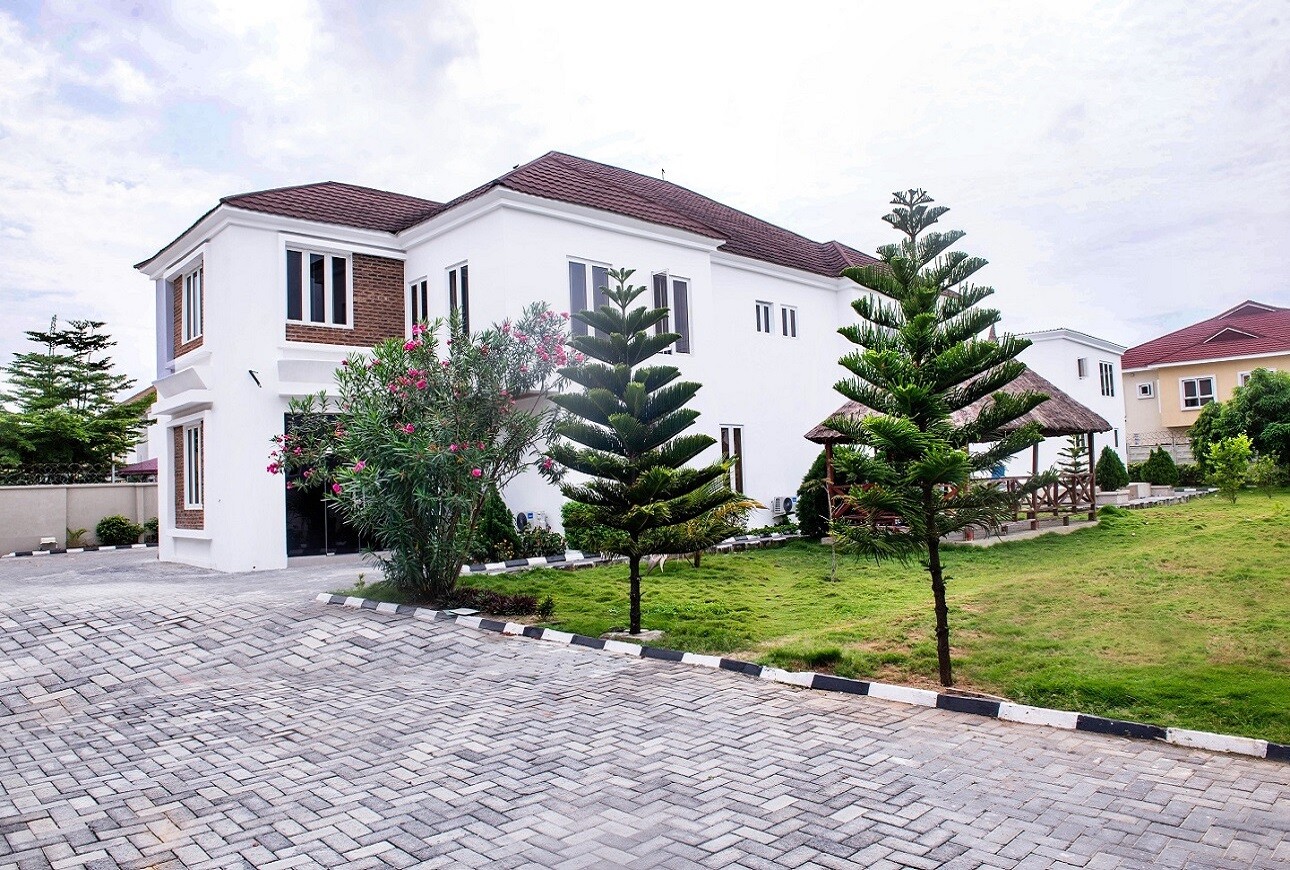 Shortlet Flats And Serviced Apartments In Lekki Lagos Heristays Shortlets